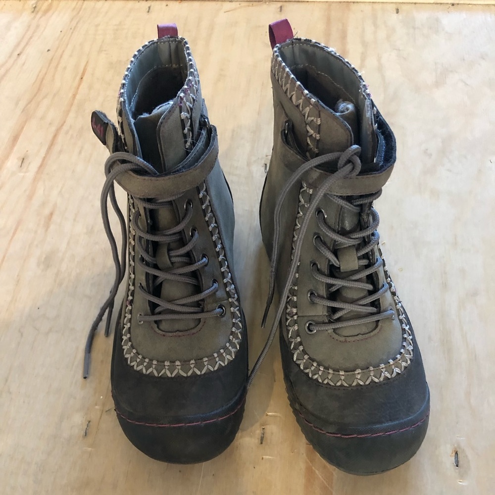 J-41 Hiking Boot size 6